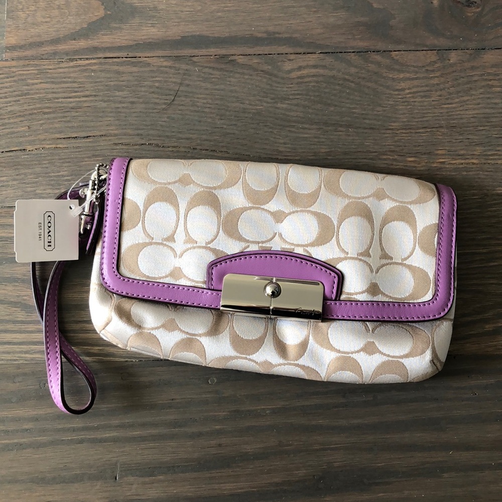 Coach Clutch/Wristlet NWT!!